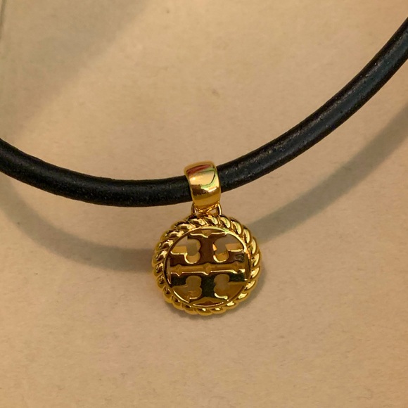 Tory Burch double T Kira pendant & black leather collar Or  bracelet - Picture 7 of 8